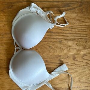 Victoria’s Secret miracle bra